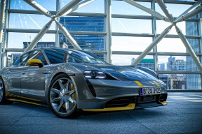 乐鱼官网-英超球员品牌代言对球队商业影响力评估，英超球衣赞助商排名