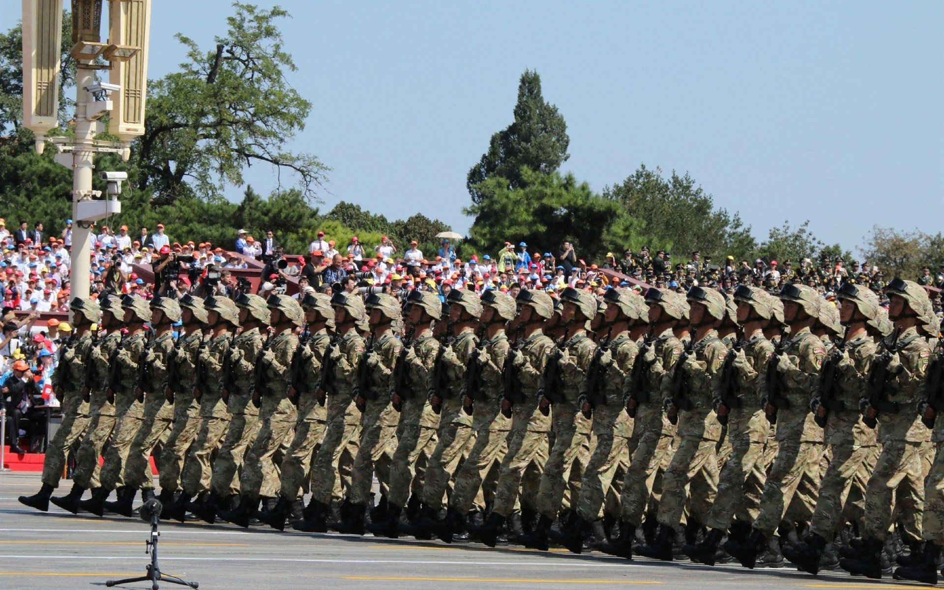 利物浦多点支援进攻形成锋线合力,利物浦战术打法分析